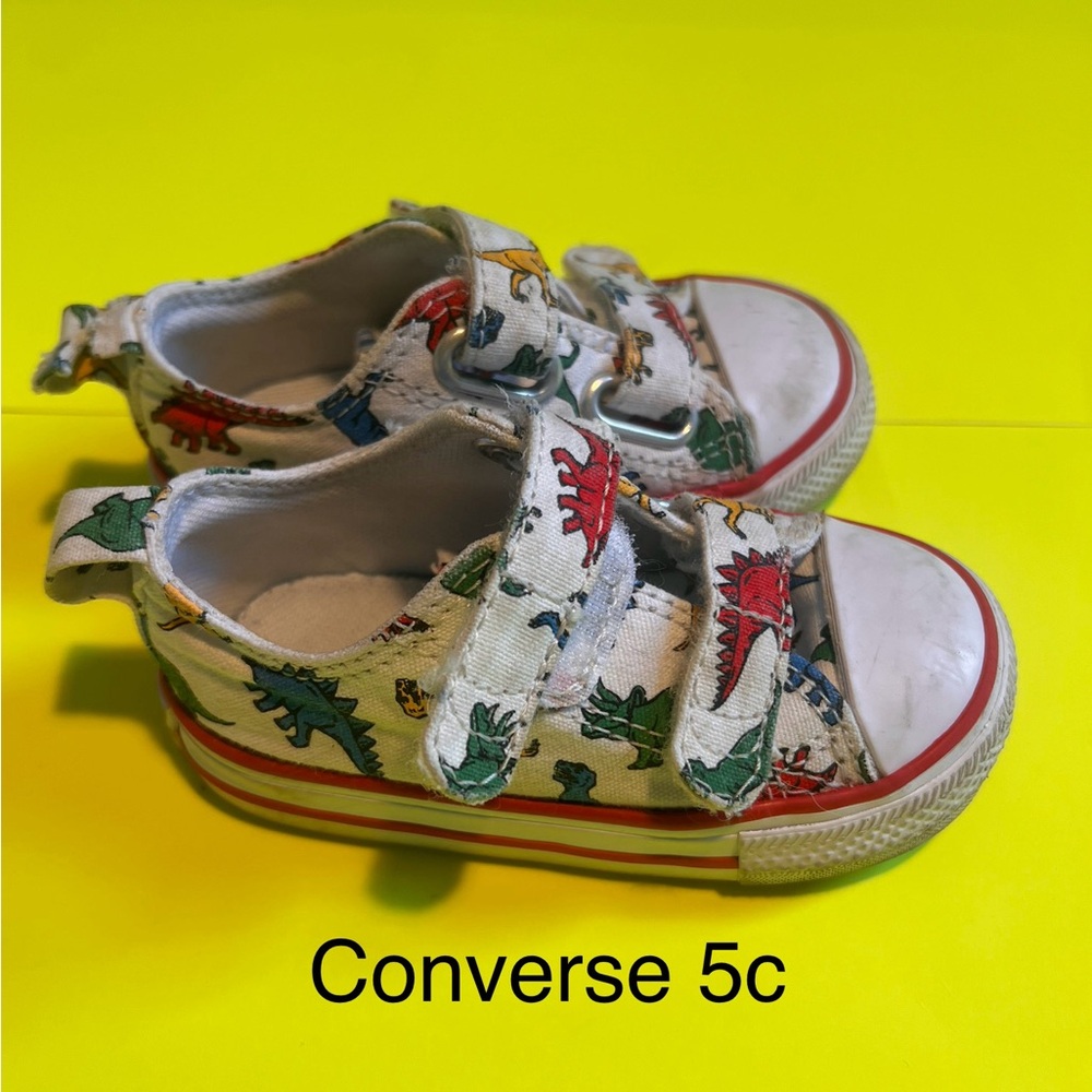 Converse Kids Dinosaur Print Shoes - Multicolor